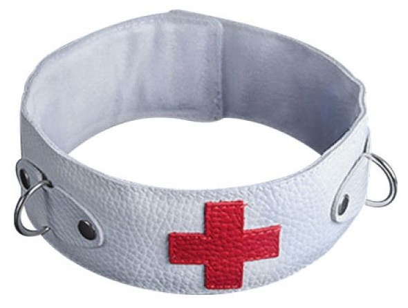 Ошейник с кольцами и красным крестом