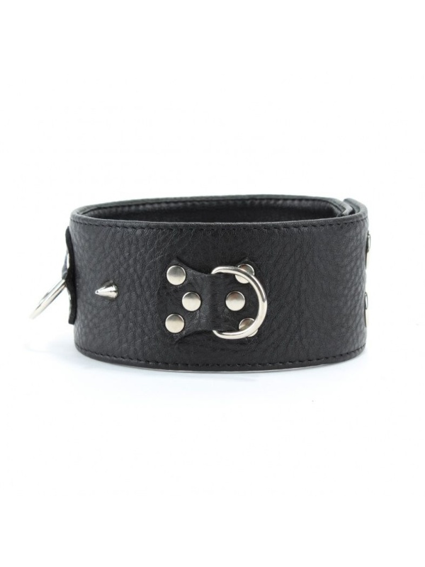 Чёрный кожаный ошейник с кольцами и клёпками