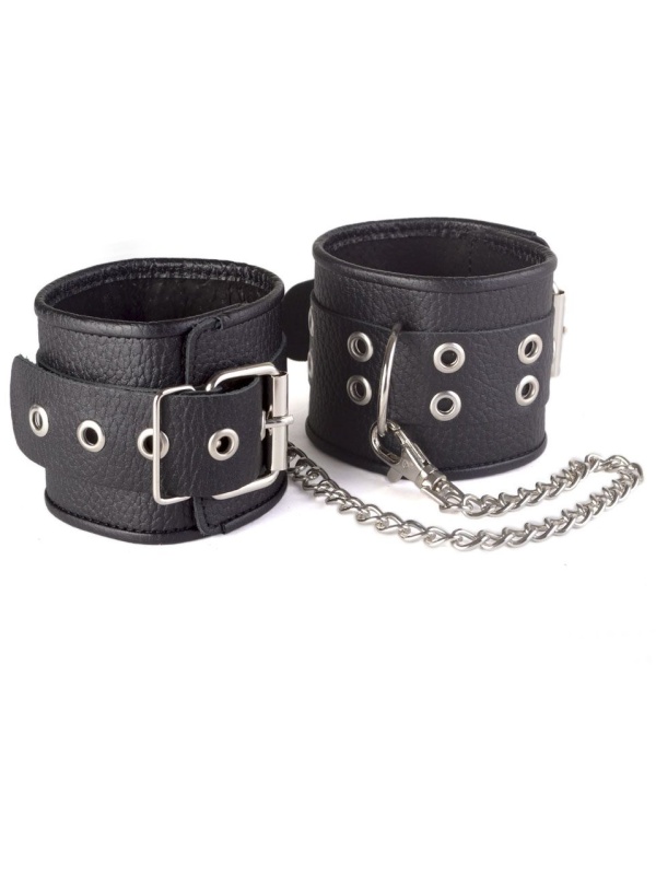 Кожаные черные оковы с широким ремешком, соединенные цепочкой 