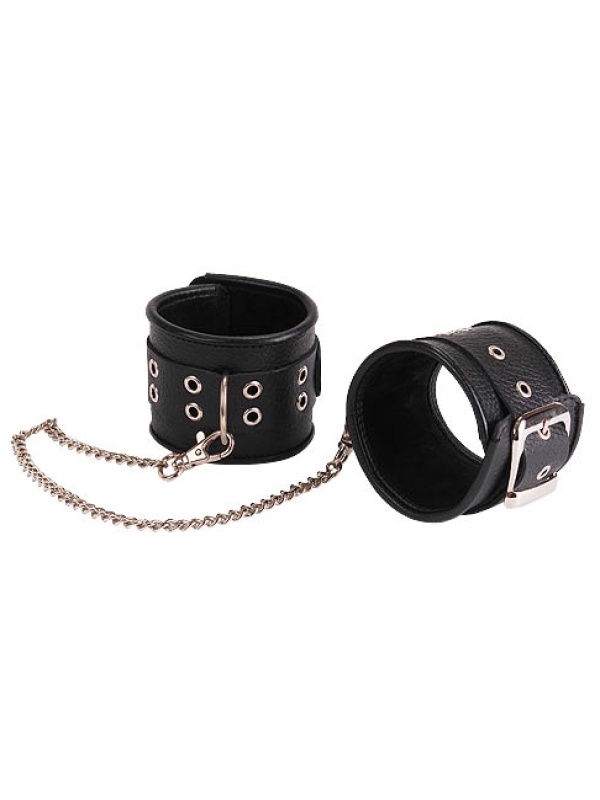 Кожаные черные оковы с широким ремешком, соединенные цепочкой 
