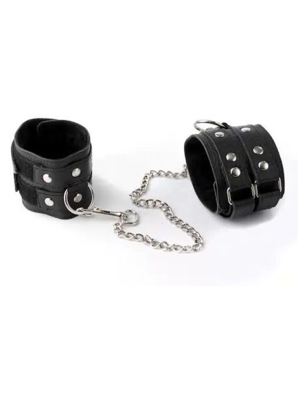 Чёрные кожаные оковы
