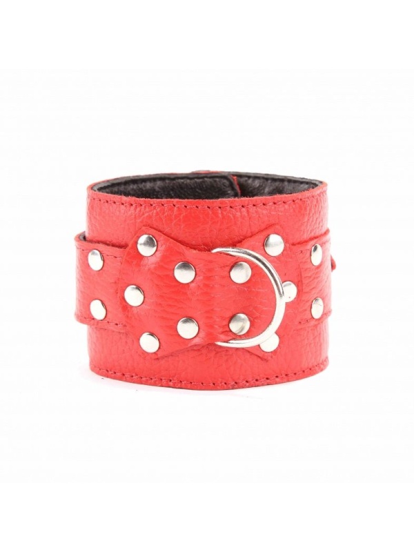 Красные кожаные оковы с клепками