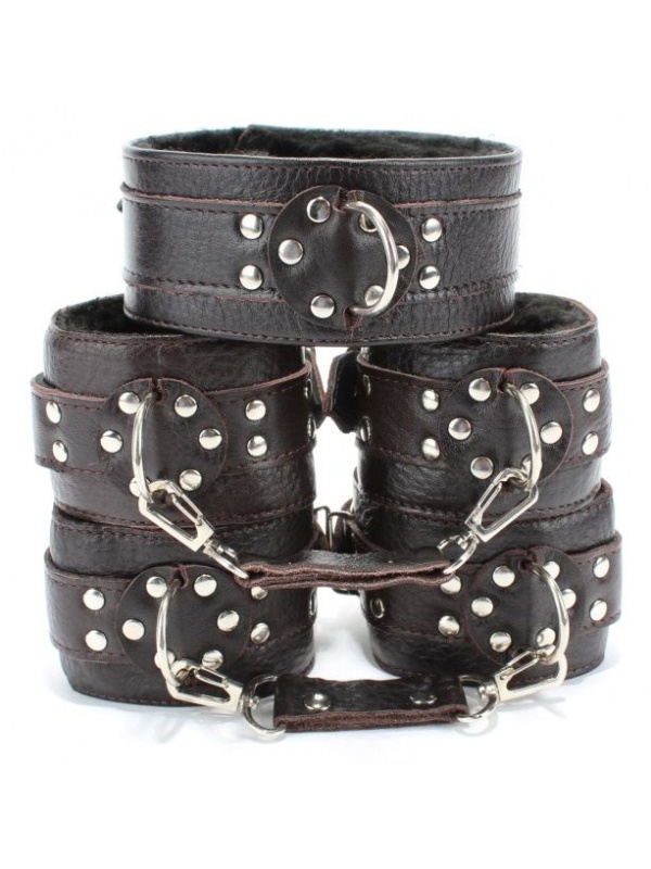 Набор коричневых фиксаторов: наручники с мехом, наножники и ошейник