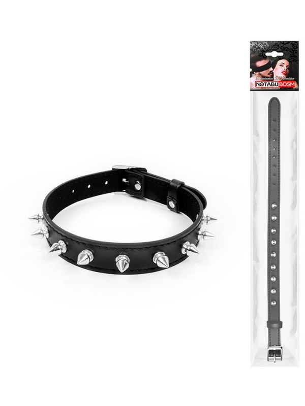 Черный ошейник с серебристыми шипами