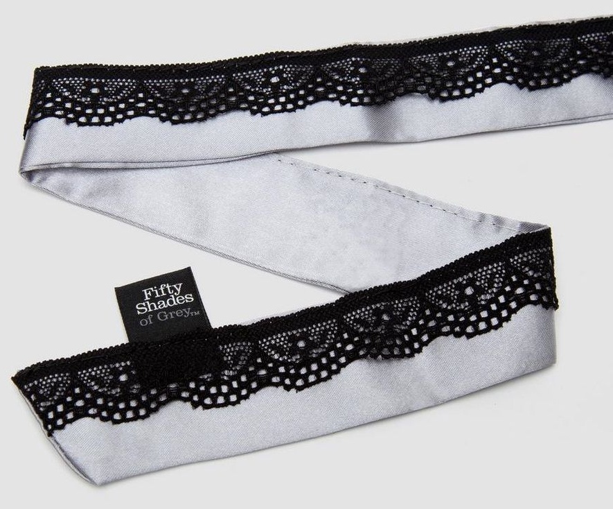 Атласный ошейник с зажимами для сосков Play Nice