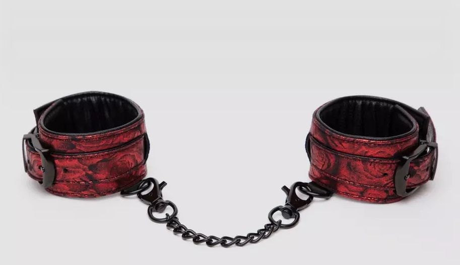 Красно-черные наручники Reversible Faux Leather Wrist Cuffs