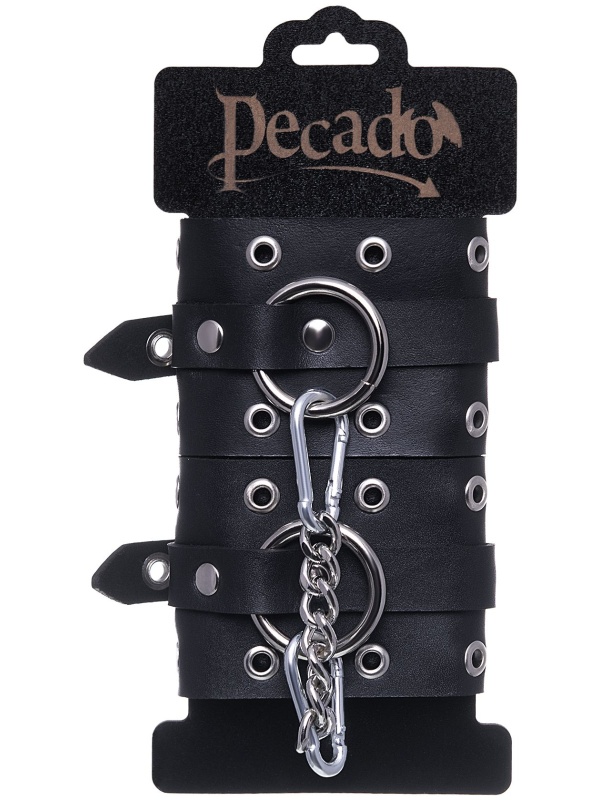 Черные кожаные однослойные наручники с люверсами