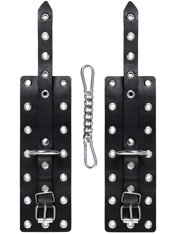 Черные кожаные однослойные наручники с люверсами