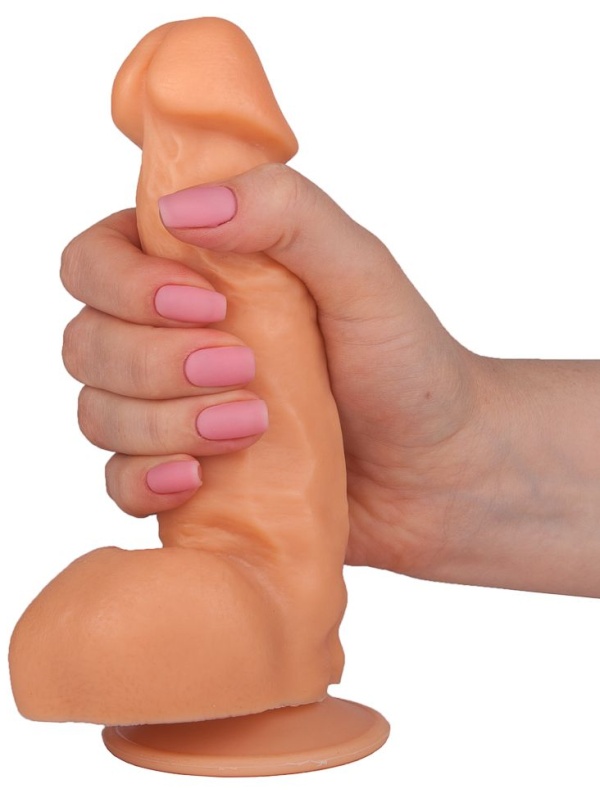 Фаллоимитатор  с мошонкой на присоске - 18,5 см.