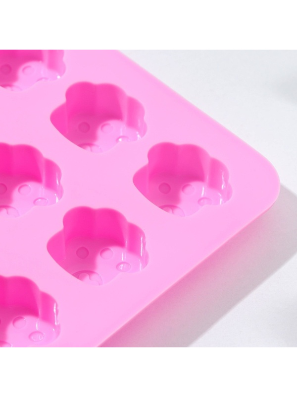 Форма для украшений Доляна «Лапки», силикон, 16×15,5 см, 16 ячеек (3×2,7×0,5 см), цвет МИКС