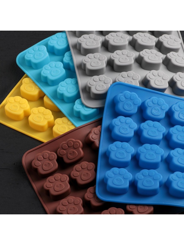 Форма для украшений Доляна «Лапки», силикон, 16×15,5 см, 16 ячеек (3×2,7×0,5 см), цвет МИКС