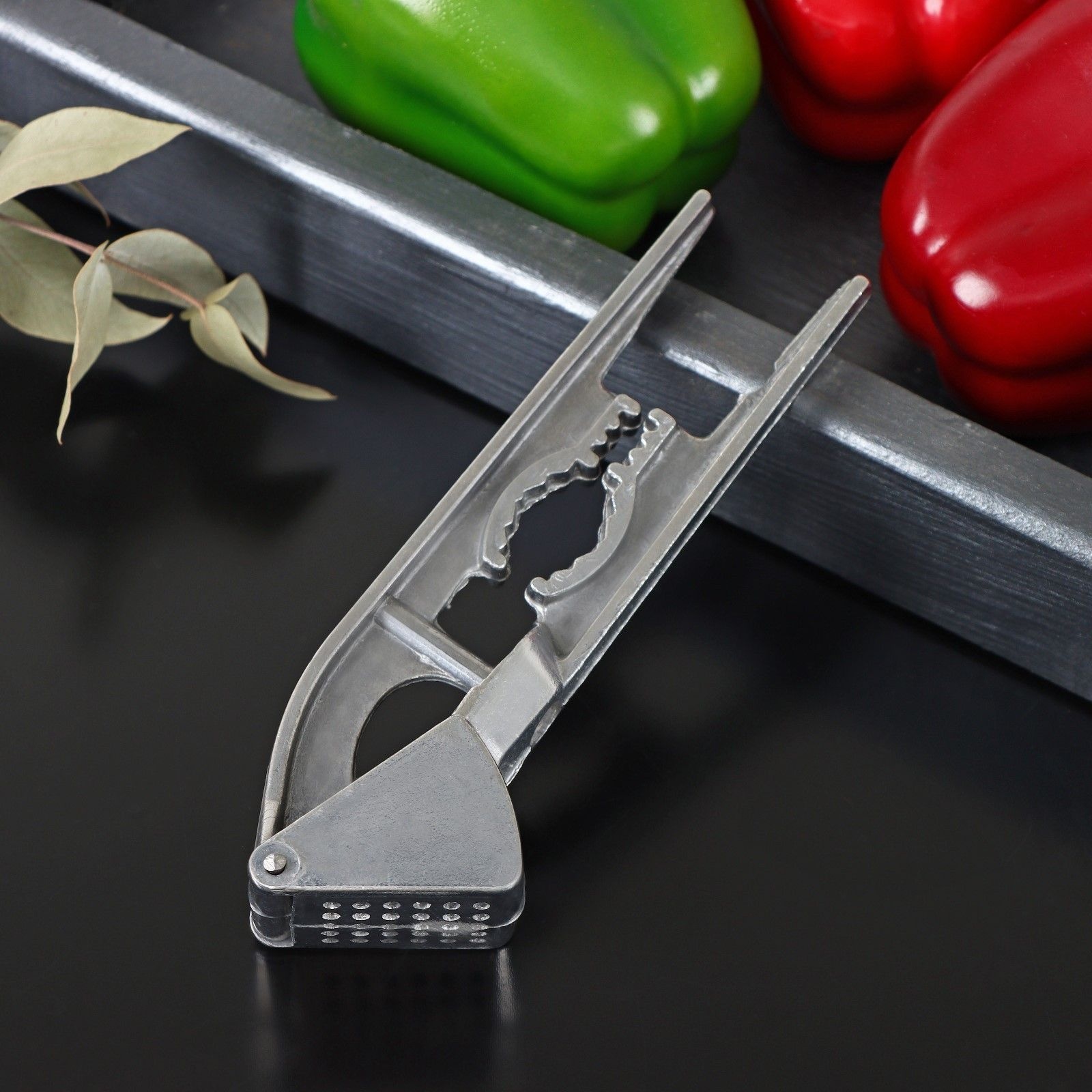 Алюминиевый пресс для чеснока