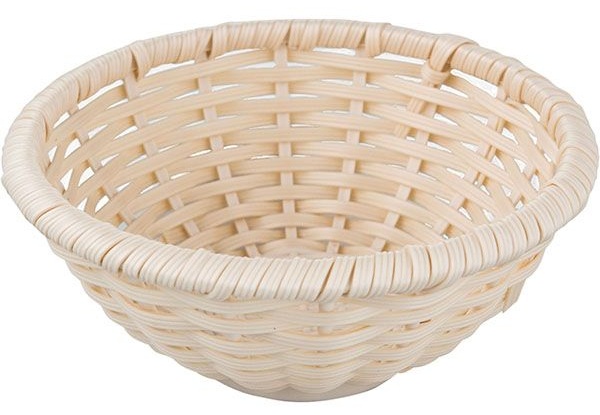 Бежевая плетеная корзина из полиротанга