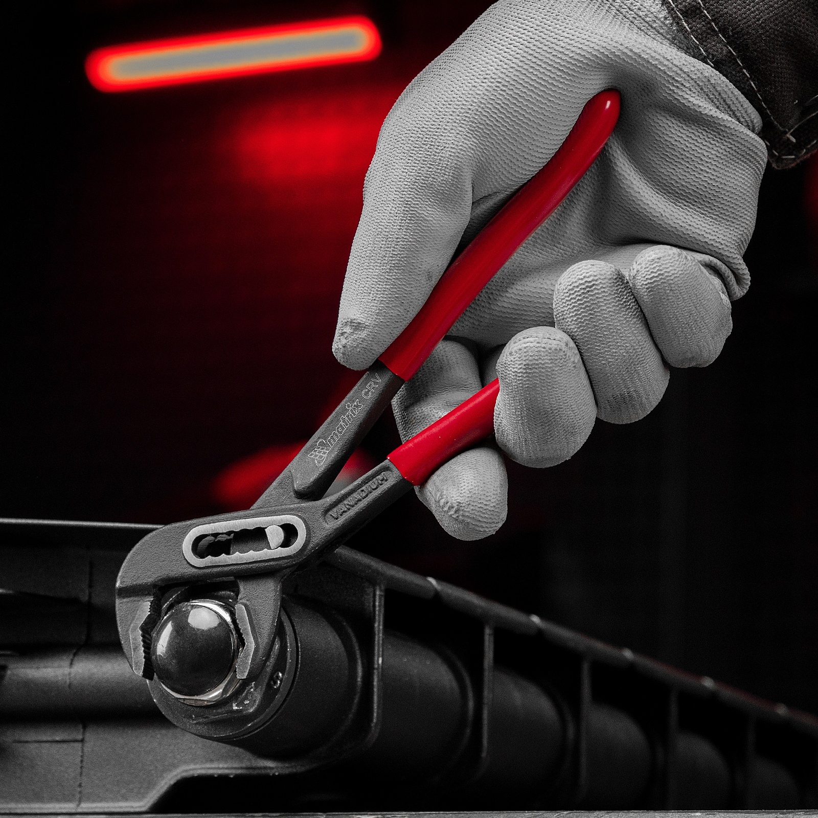 Клещи переставные 180 мм, хром-ванадий, обливные рукоятки Matrix