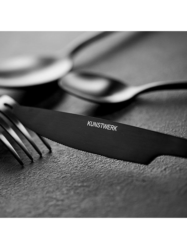 Черная столовая вилка «Саппоро бэйсик» - 19 см.