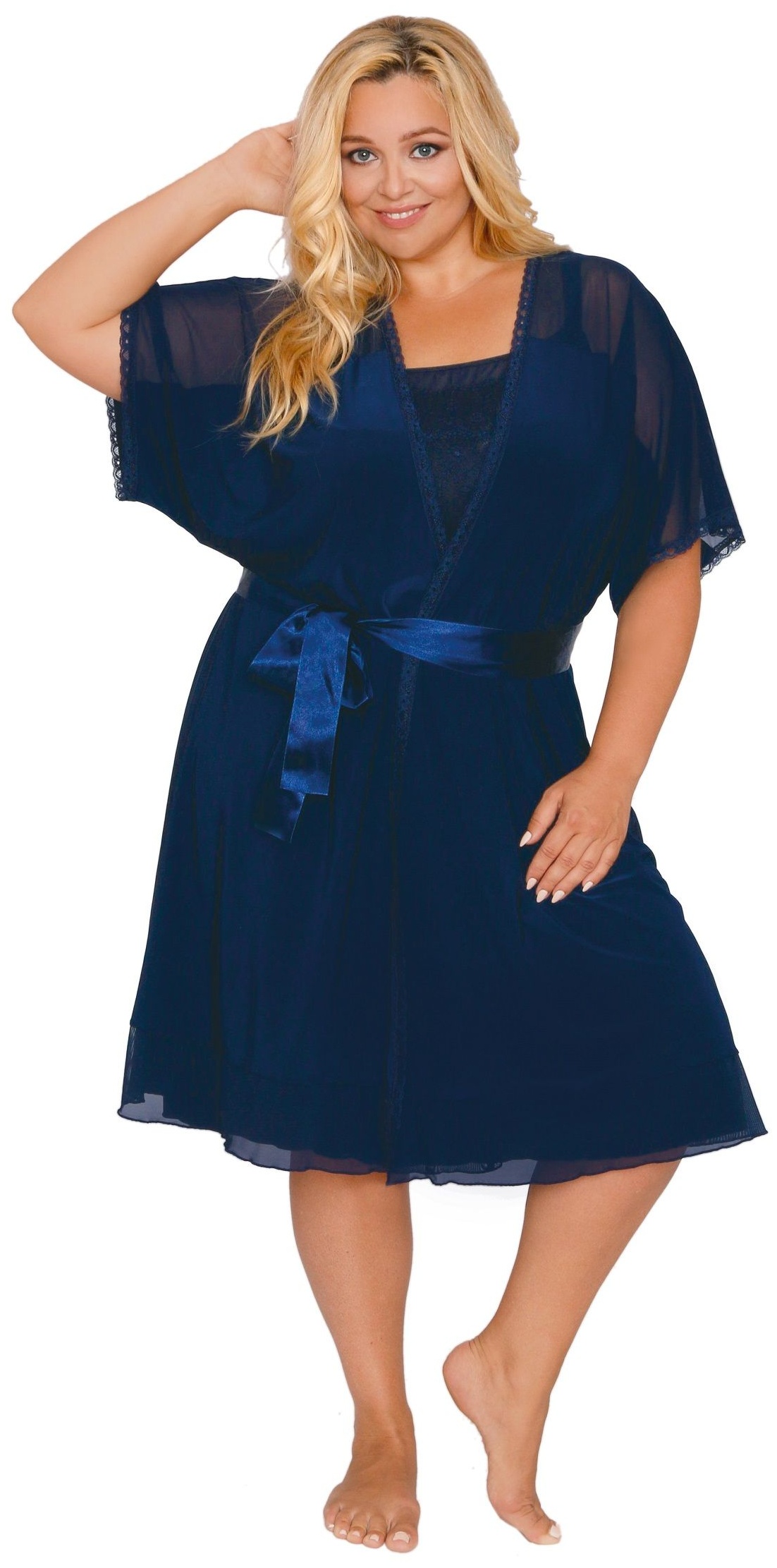 Пеньюар с короткими рукавами и атласным поясом