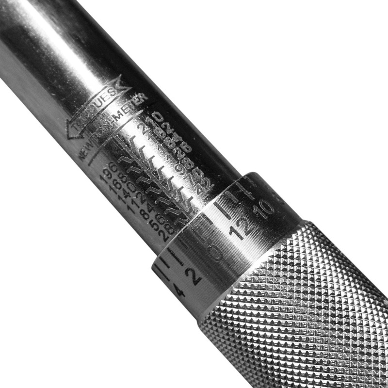 Ключ динамометрический с набором головок 13 пр.1/2 28-210 Нм BERGER BG2370