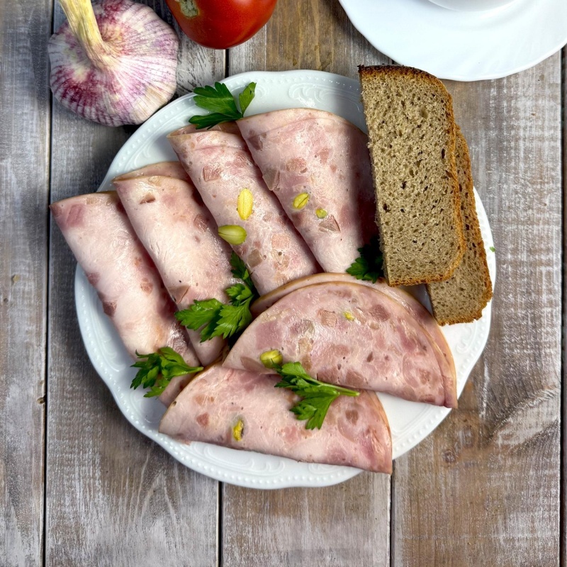 Ветчина из мяса индейки с языком и фисташками с/н в/у г/я 150г