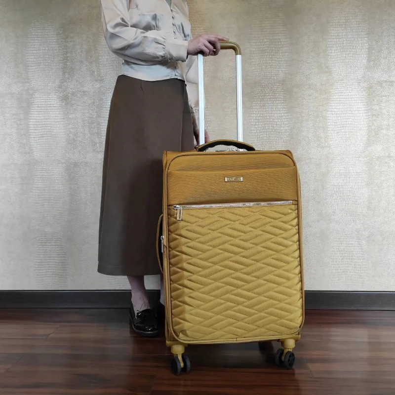 Чемодан Р2007 (3-ой) Yellow желтый (24) тканевый облегченный средний