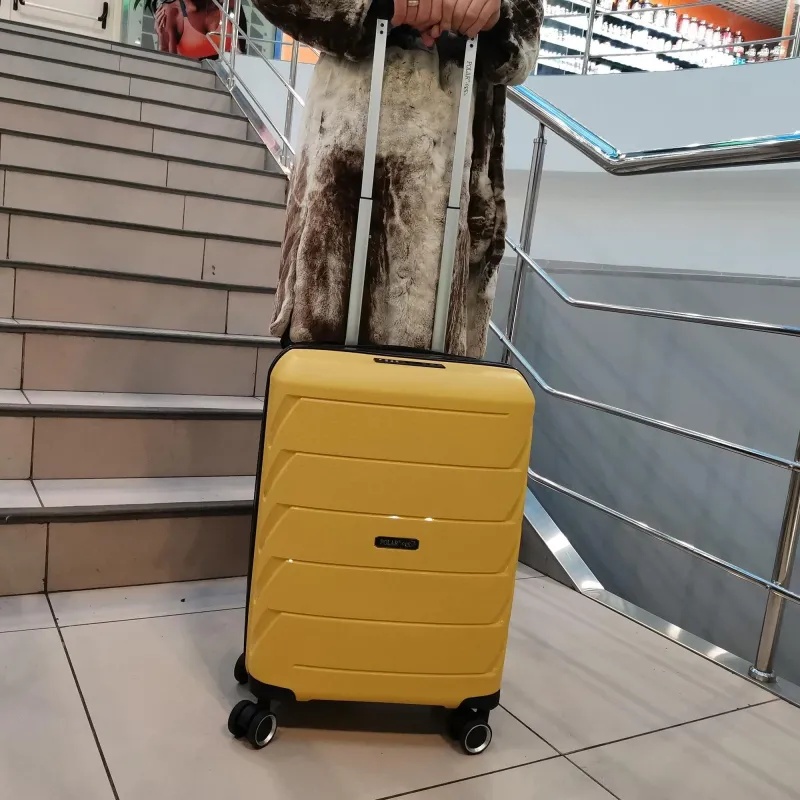 Чемодан РР819 (2-ой) Yellow желтый (24) пластик PP (полипропилен)  средний