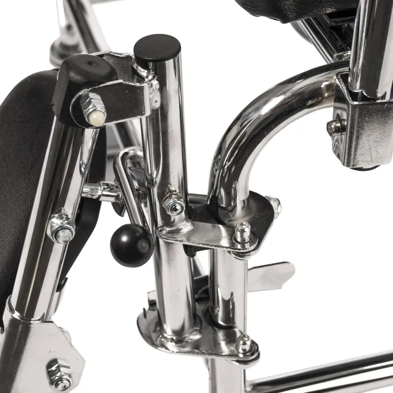 Кресло-каталка , с сан. Осн., литые колеса, ш.с.44см., Barry W2