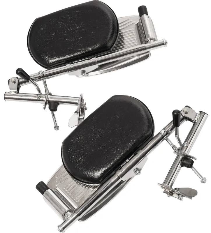 Кресло-каталка , с сан. Осн., литые колеса, ш.с.44см., Barry W2