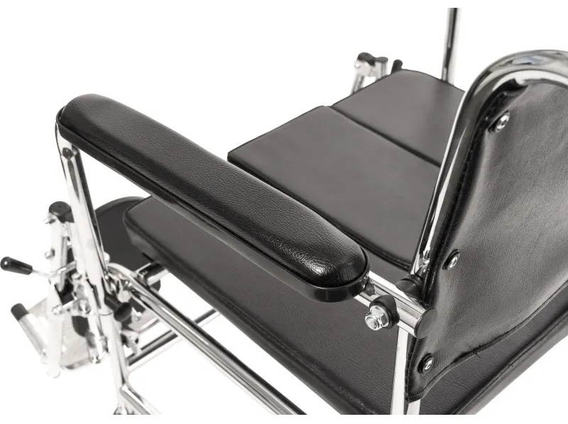 Кресло-каталка , с сан. Осн., литые колеса, ш.с.44см., Barry W2