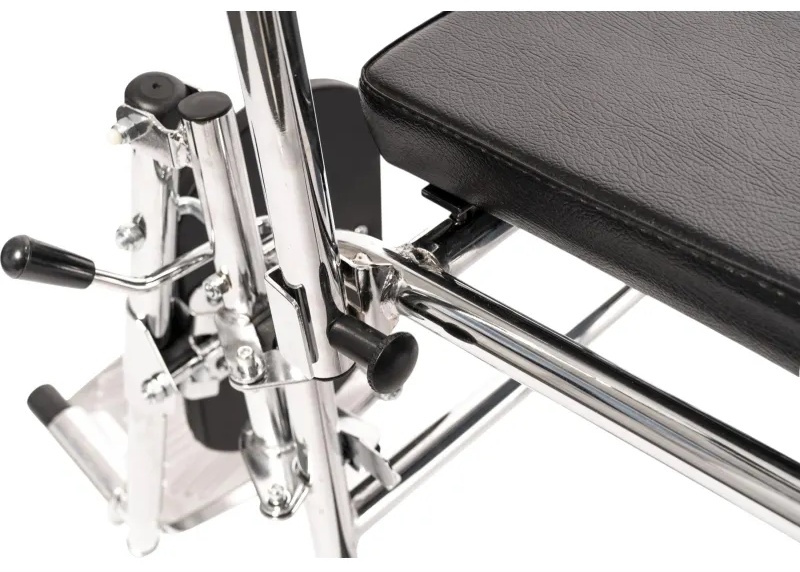 Кресло-каталка , с сан. Осн., литые колеса, ш.с.44см., Barry W2