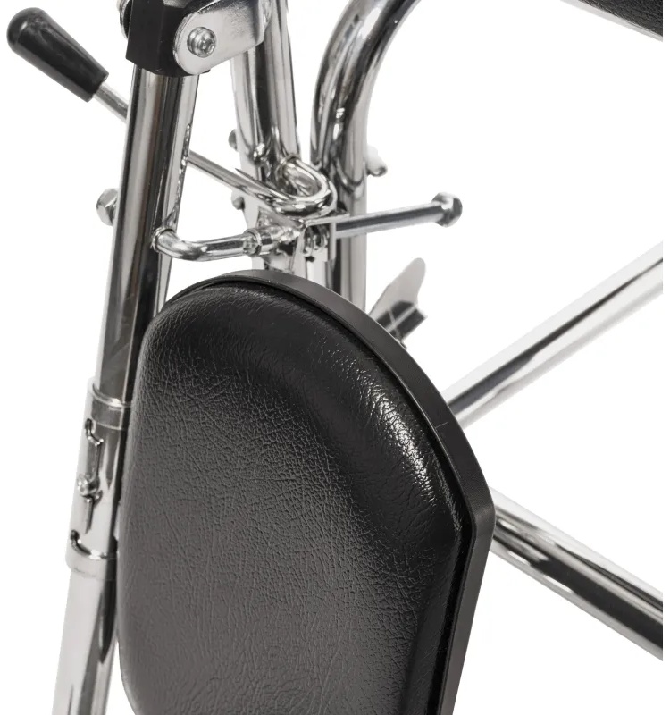 Кресло-каталка , с сан. Осн., литые колеса, ш.с.44см., Barry W2